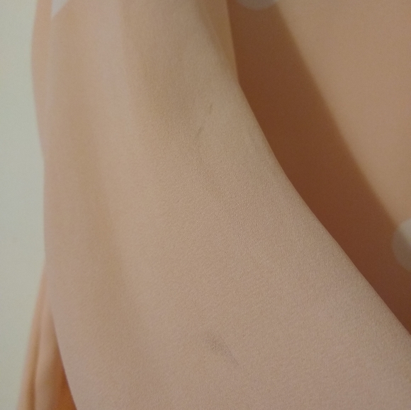 LOFT Peach white large dots blouse Size XS - Picture 5 of 5